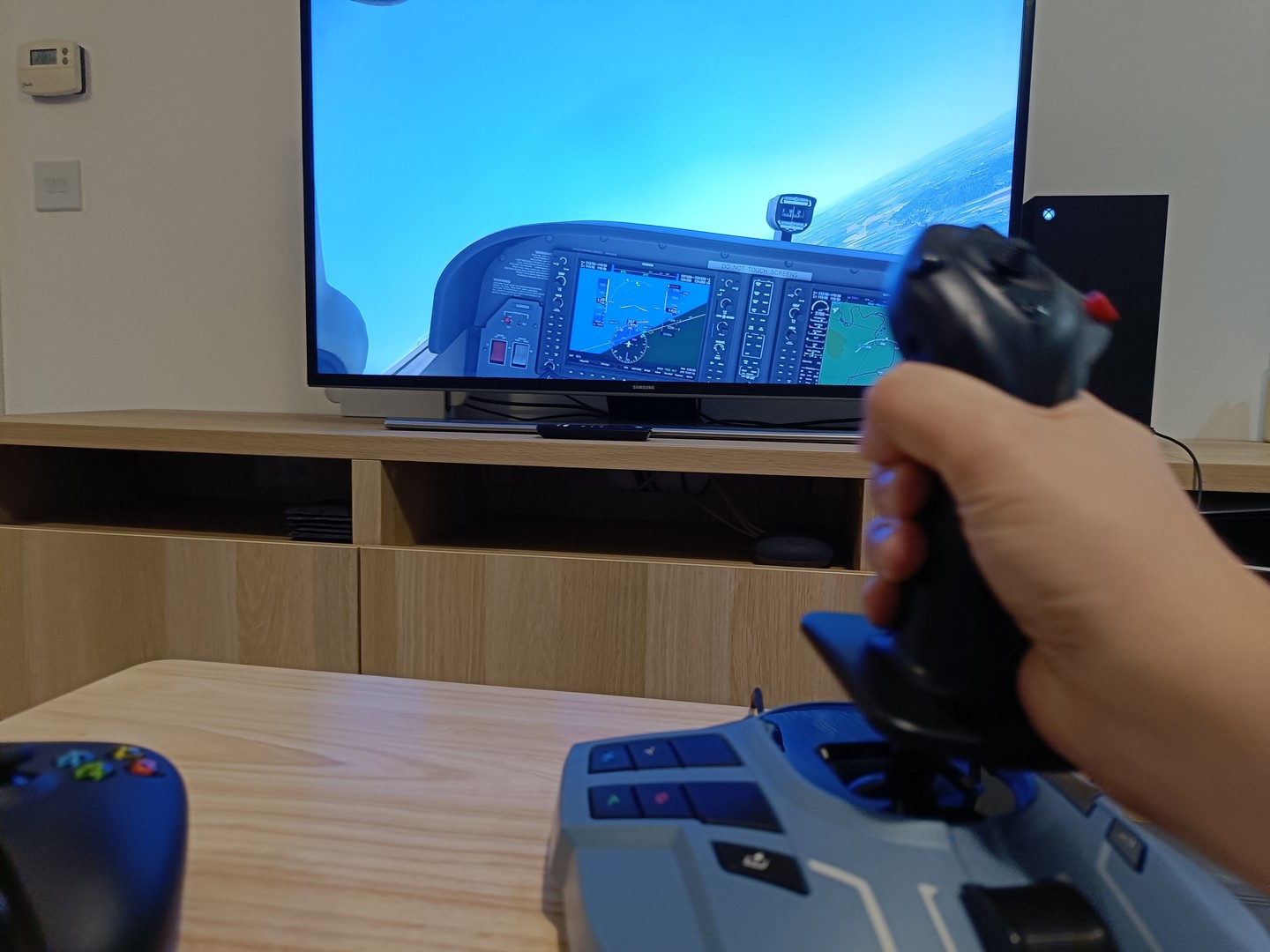 Review: Thrustmaster TCA Sidestick X Airbus Edition - FSElite